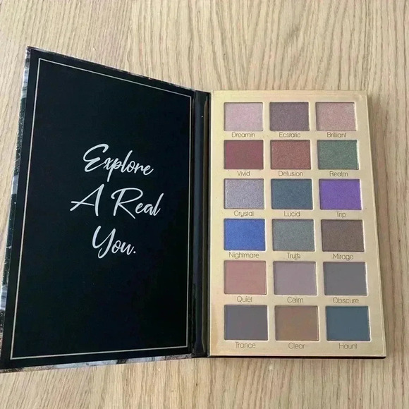 🆕City Color Lucidream 18 Eyeshadow Pallet 🆕 - Picture 3 of 4